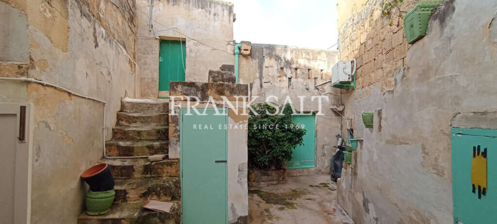 Zurrieq, 3 Bedrooms Bedrooms, ,2 BathroomsBathrooms,For Sale,FRSA-926145