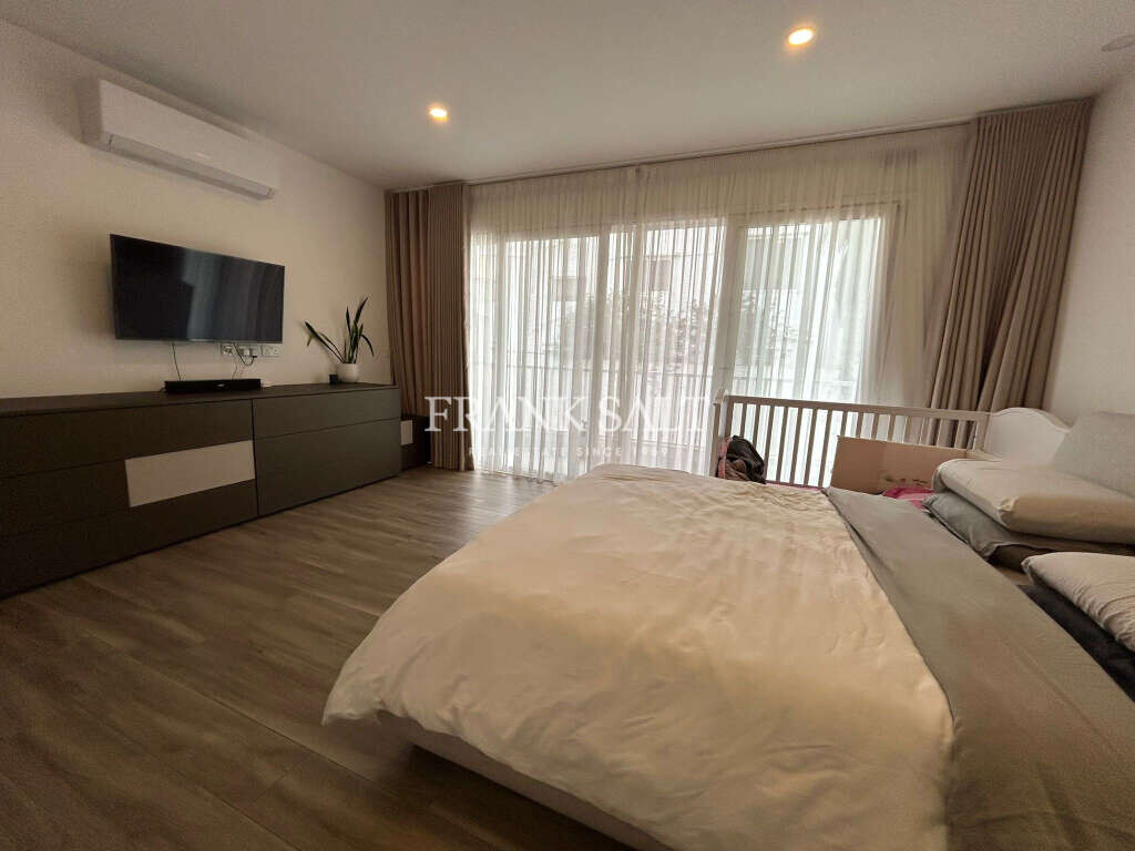 Bahar ic-Caghaq, 3 Bedrooms Bedrooms, ,3 BathroomsBathrooms,For Sale,FRSA-926325