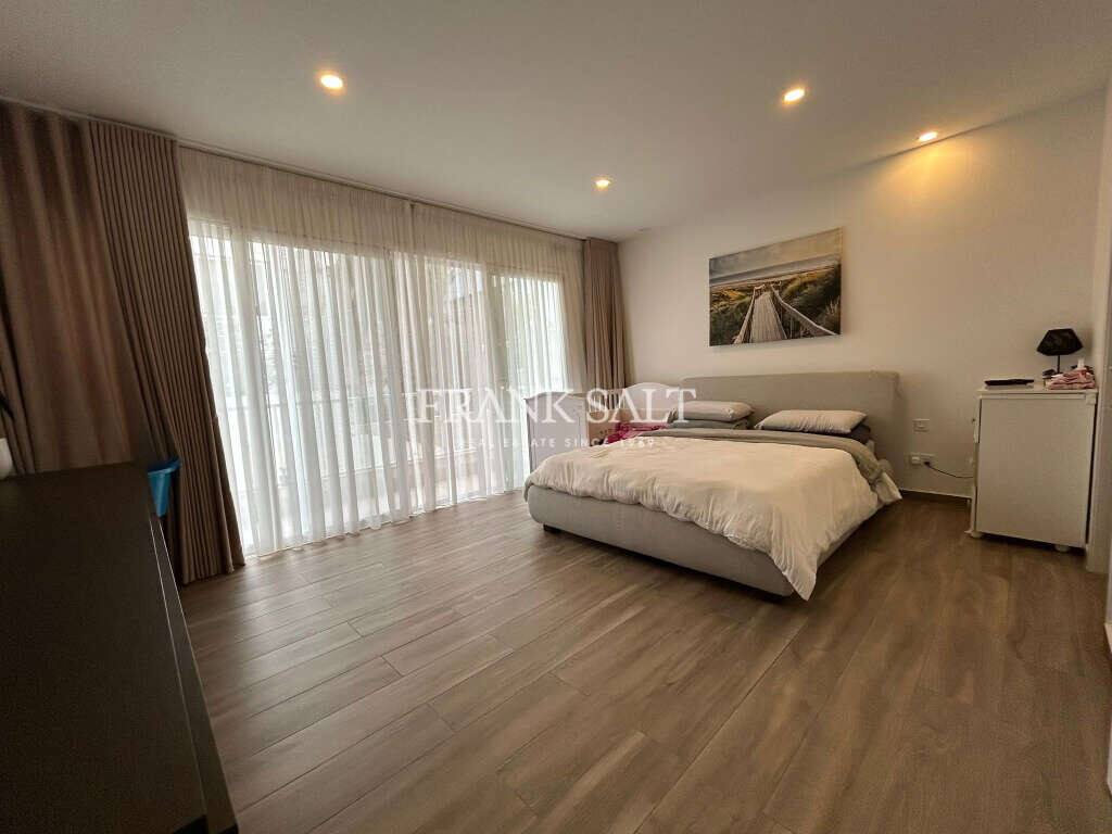 Bahar ic-Caghaq, 3 Bedrooms Bedrooms, ,3 BathroomsBathrooms,For Sale,FRSA-926325