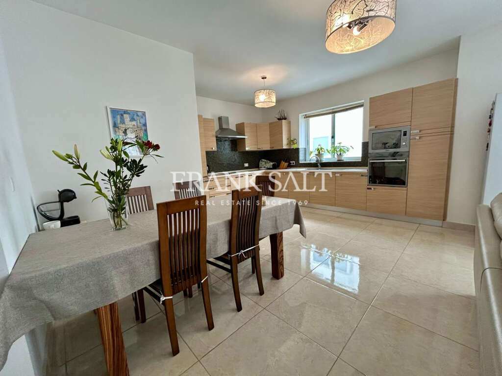 Balzan, 3 Bedrooms Bedrooms, ,2 BathroomsBathrooms,For Sale,FRSA-926265