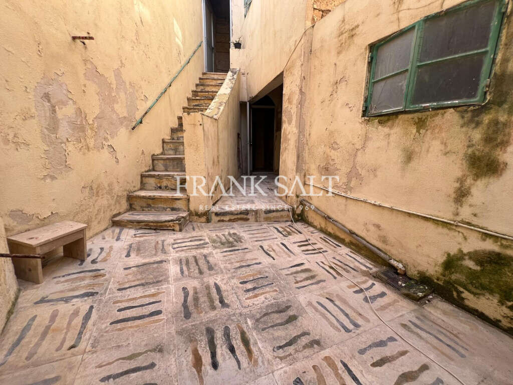Birkirkara, 3 Bedrooms Bedrooms, ,1 BathroomBathrooms,For Sale,FRSA-926341