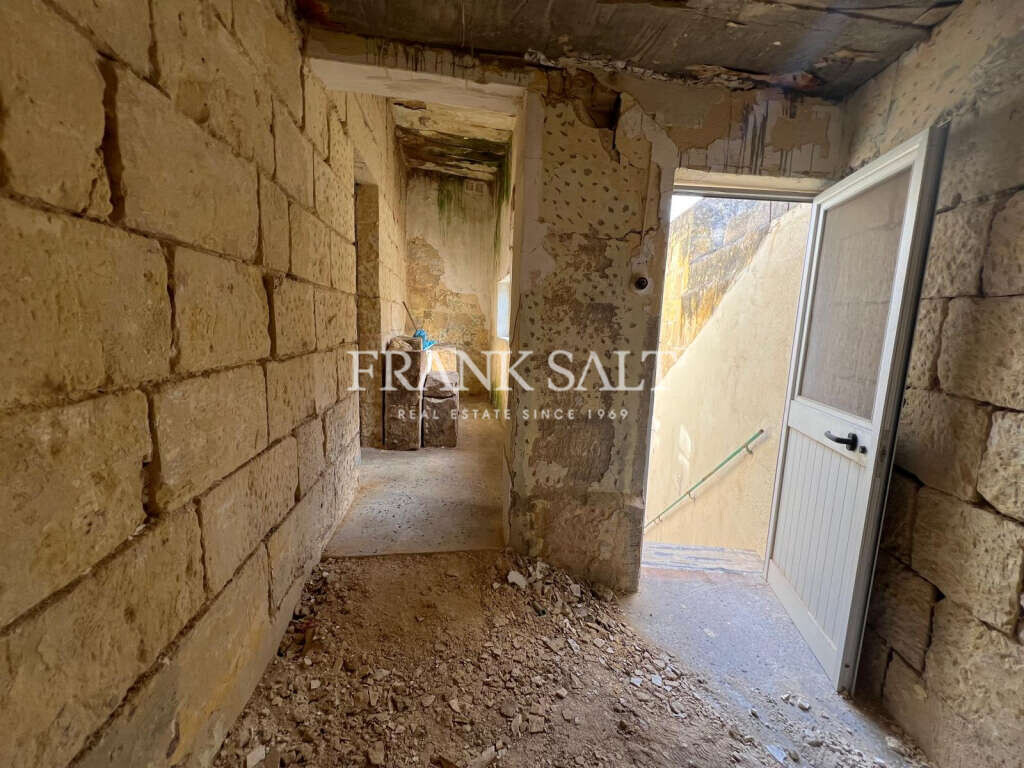 Birkirkara, 3 Bedrooms Bedrooms, ,1 BathroomBathrooms,For Sale,FRSA-926341