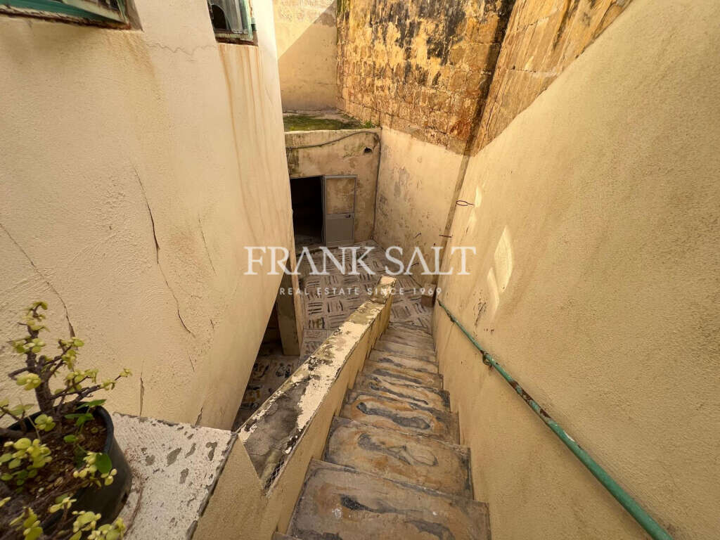 Birkirkara, 3 Bedrooms Bedrooms, ,1 BathroomBathrooms,For Sale,FRSA-926341