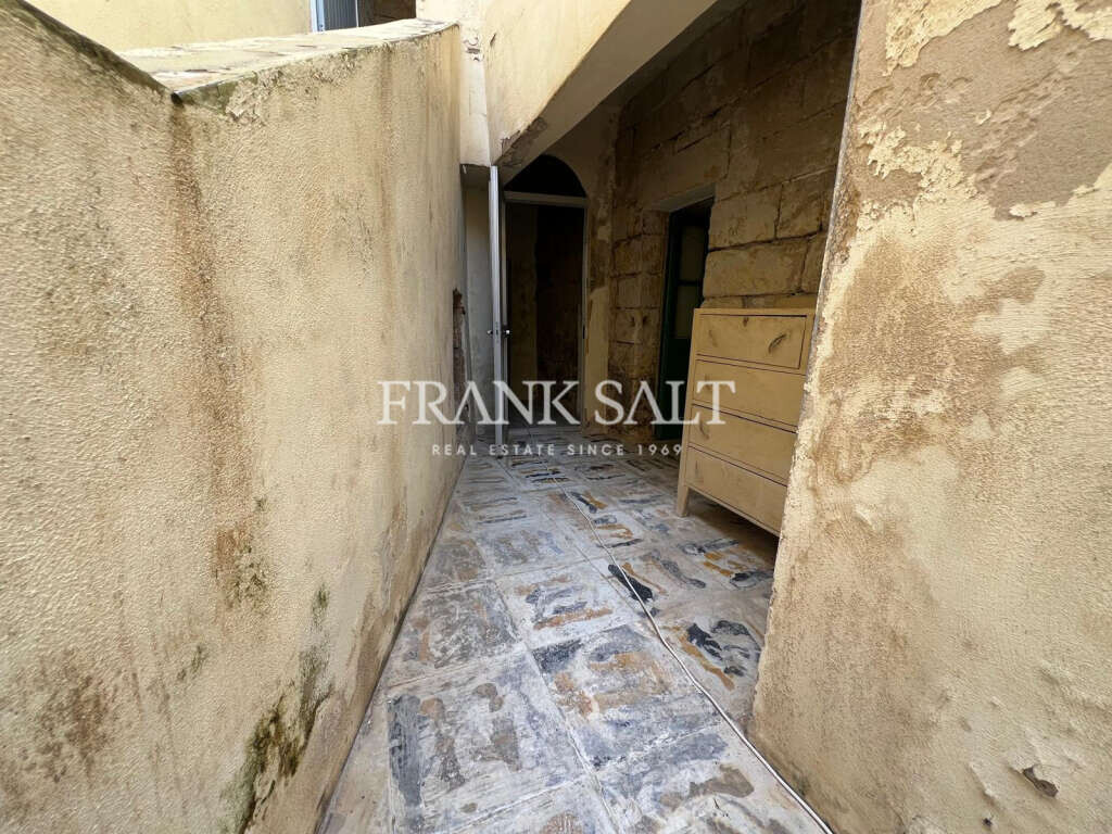 Birkirkara, 3 Bedrooms Bedrooms, ,1 BathroomBathrooms,For Sale,FRSA-926341
