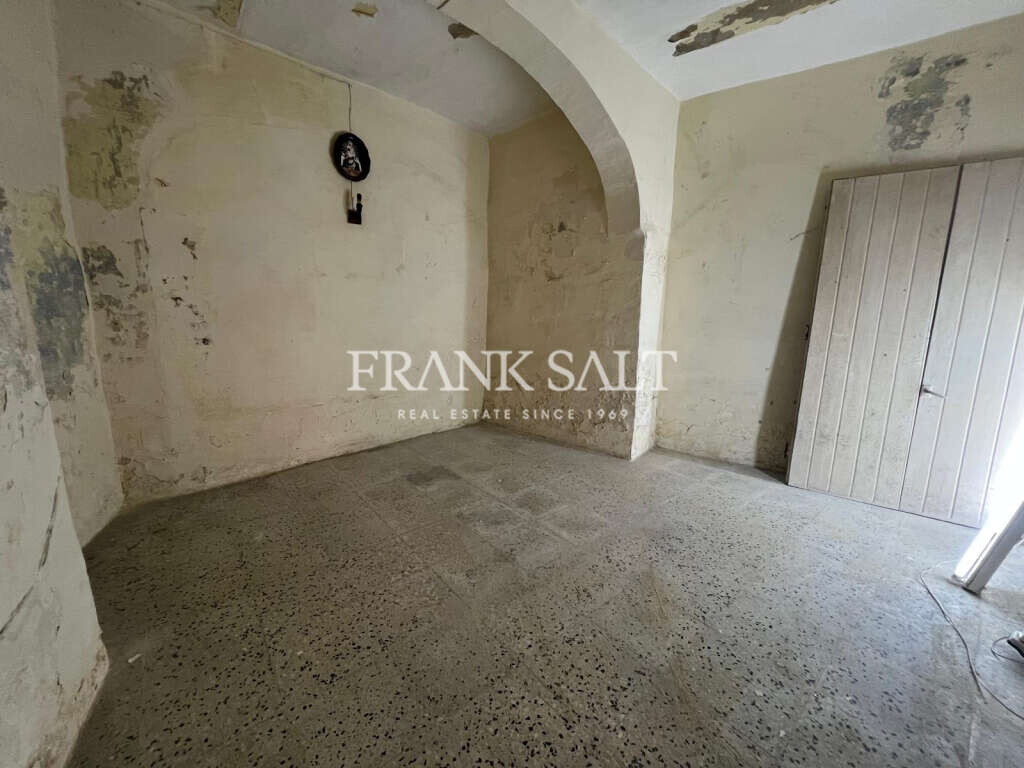 Birkirkara, 3 Bedrooms Bedrooms, ,1 BathroomBathrooms,For Sale,FRSA-926341