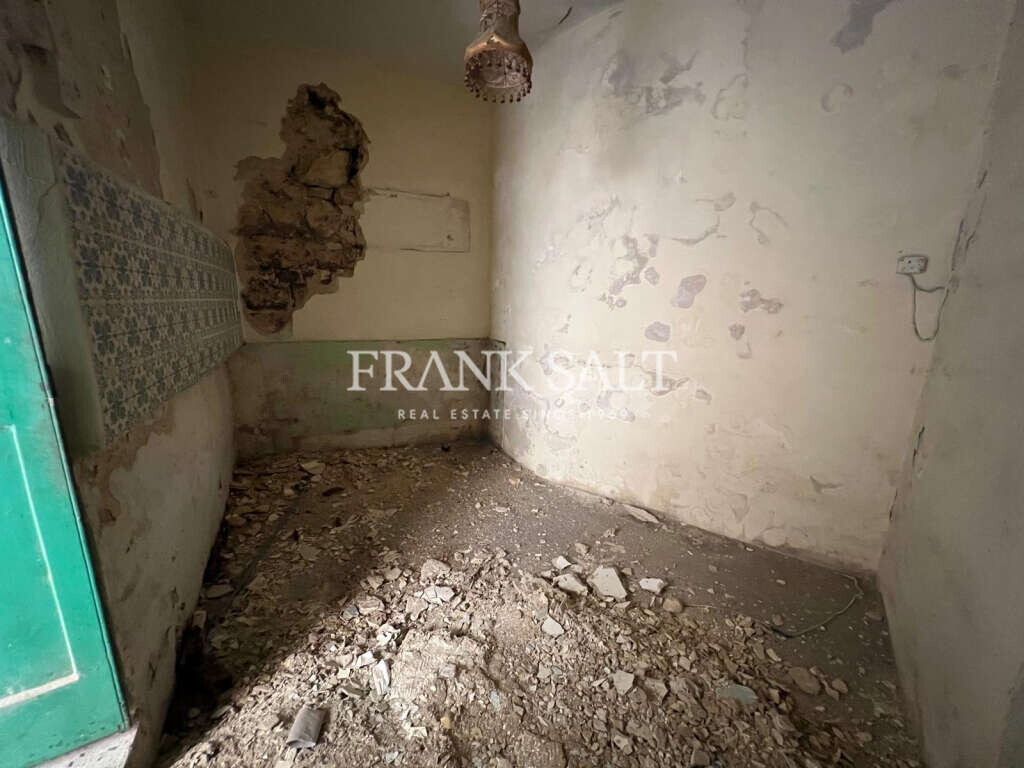 Birkirkara, 3 Bedrooms Bedrooms, ,1 BathroomBathrooms,For Sale,FRSA-926341