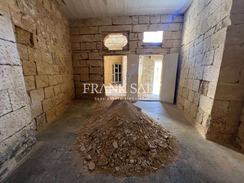 Birkirkara, 3 Bedrooms Bedrooms, ,1 BathroomBathrooms,For Sale,FRSA-926341