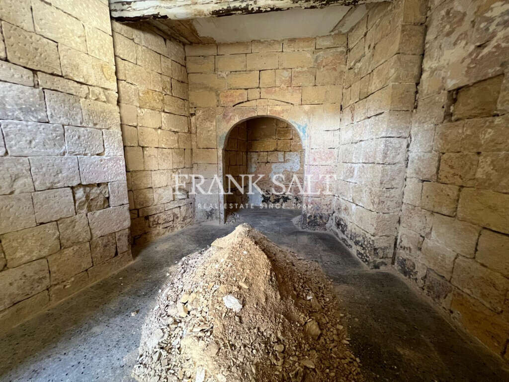 Birkirkara, 3 Bedrooms Bedrooms, ,1 BathroomBathrooms,For Sale,FRSA-926341