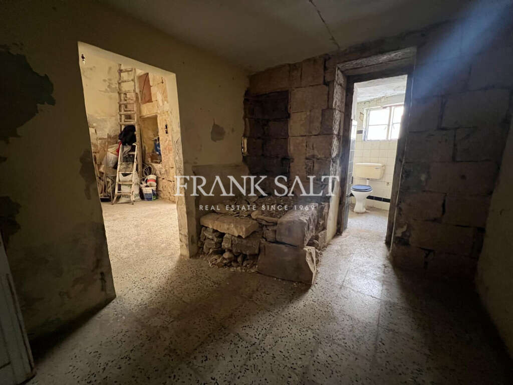 Birkirkara, 3 Bedrooms Bedrooms, ,1 BathroomBathrooms,For Sale,FRSA-926341