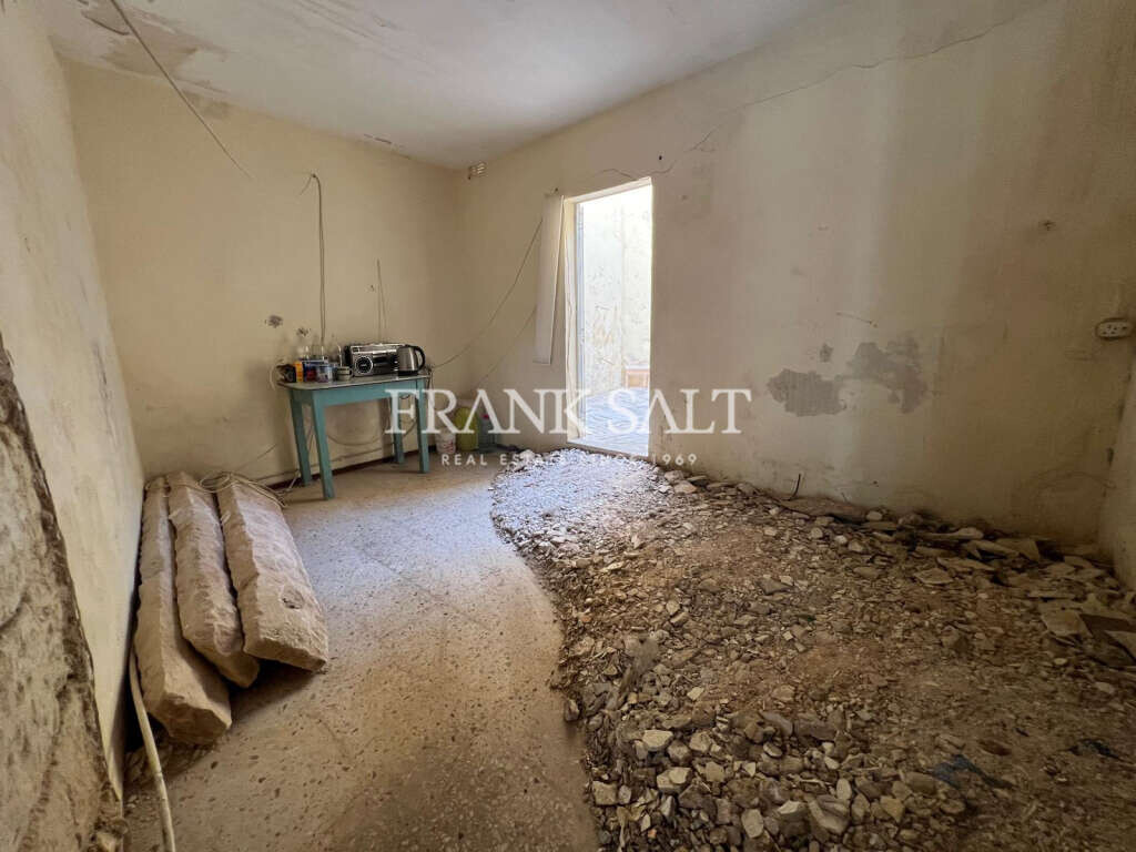 Birkirkara, 3 Bedrooms Bedrooms, ,1 BathroomBathrooms,For Sale,FRSA-926341