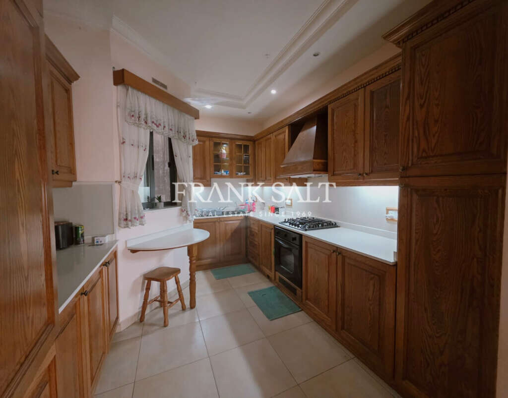 Victoria, Gozo, 2 Bedrooms Bedrooms, ,For Sale,FRSA-926348