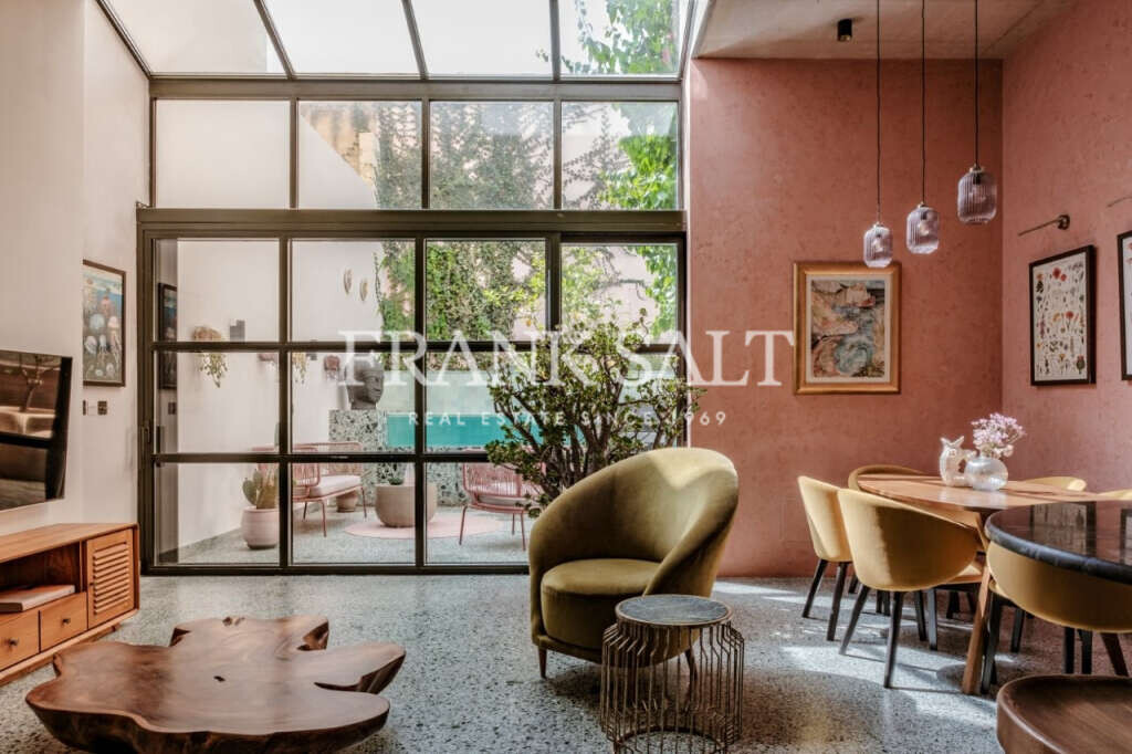 Gwardamangia, 3 Bedrooms Bedrooms, ,3 BathroomsBathrooms,For Sale,FRSA-922953