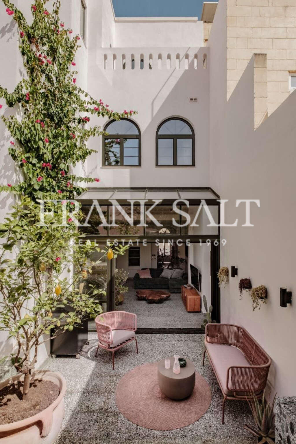 Gwardamangia, 3 Bedrooms Bedrooms, ,3 BathroomsBathrooms,For Sale,FRSA-922953