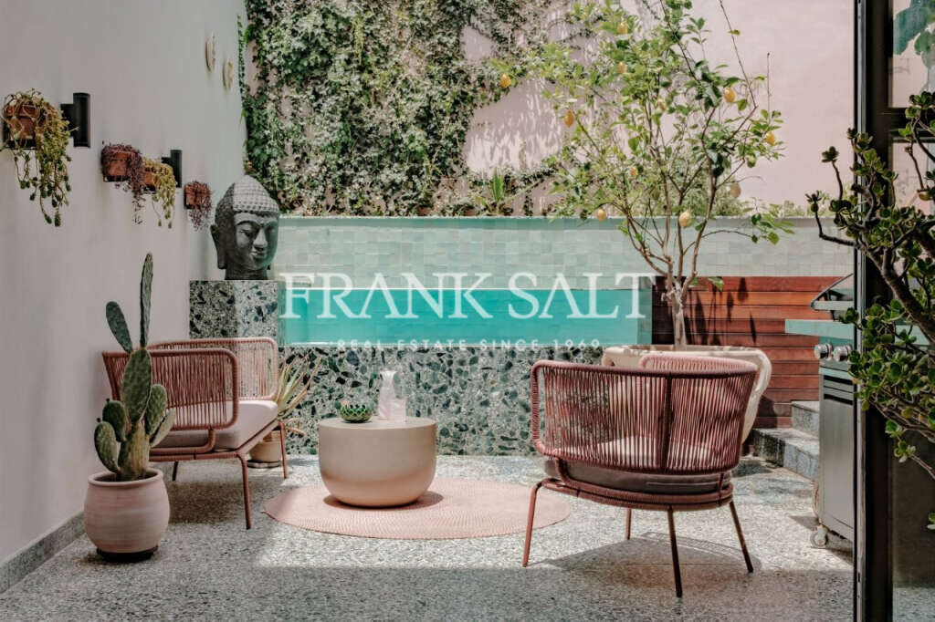 Gwardamangia, 3 Bedrooms Bedrooms, ,3 BathroomsBathrooms,For Sale,FRSA-922953