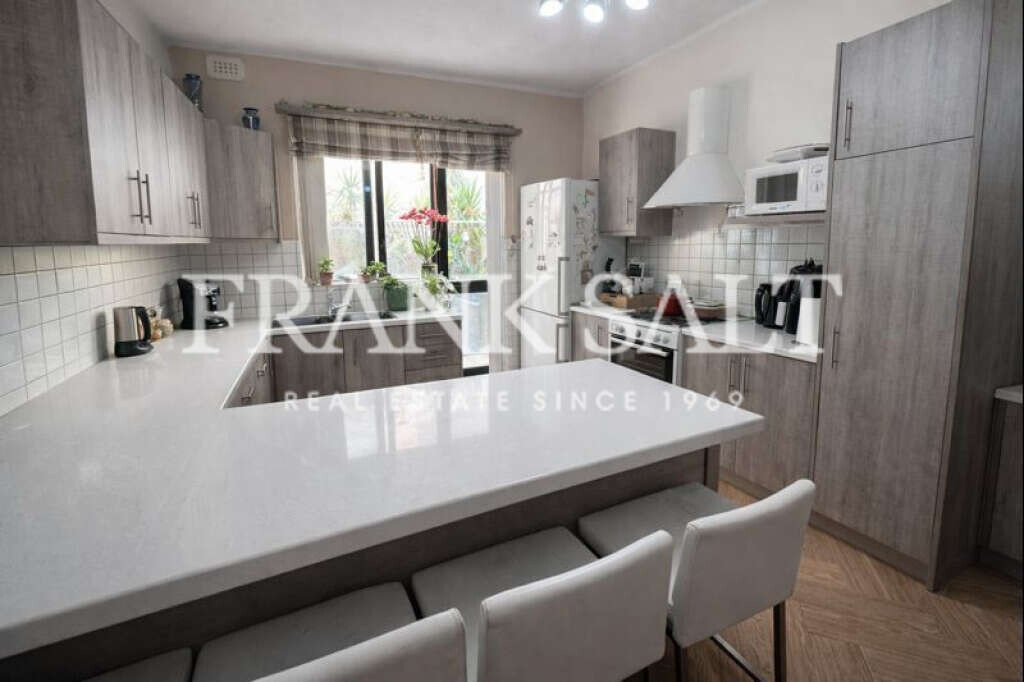 Hamrun, 3 Bedrooms Bedrooms, ,2 BathroomsBathrooms,For Sale,FRSA-924609