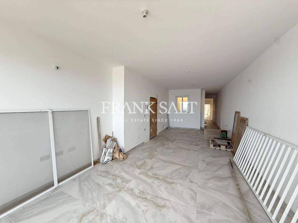 Marsalforn, Gozo, 3 Bedrooms Bedrooms, ,1 BathroomBathrooms,For Sale,FRSA-925729