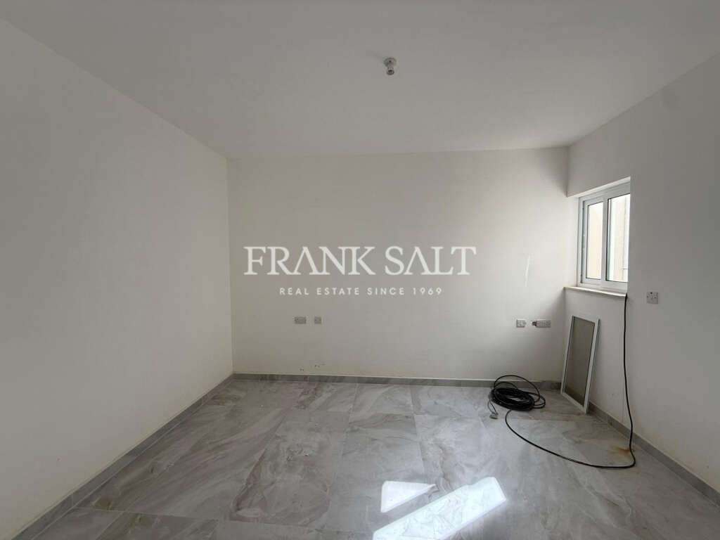 Marsalforn, Gozo, 3 Bedrooms Bedrooms, ,1 BathroomBathrooms,For Sale,FRSA-925729