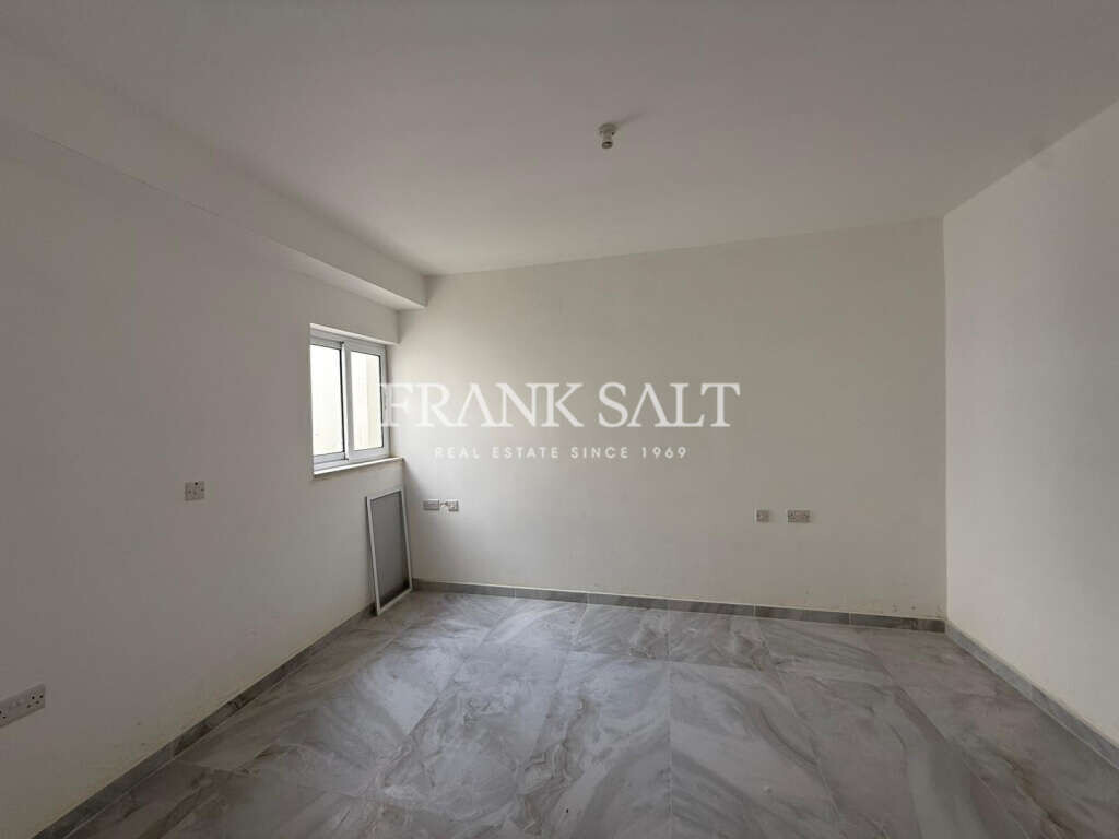 Marsalforn, Gozo, 3 Bedrooms Bedrooms, ,1 BathroomBathrooms,For Sale,FRSA-925729