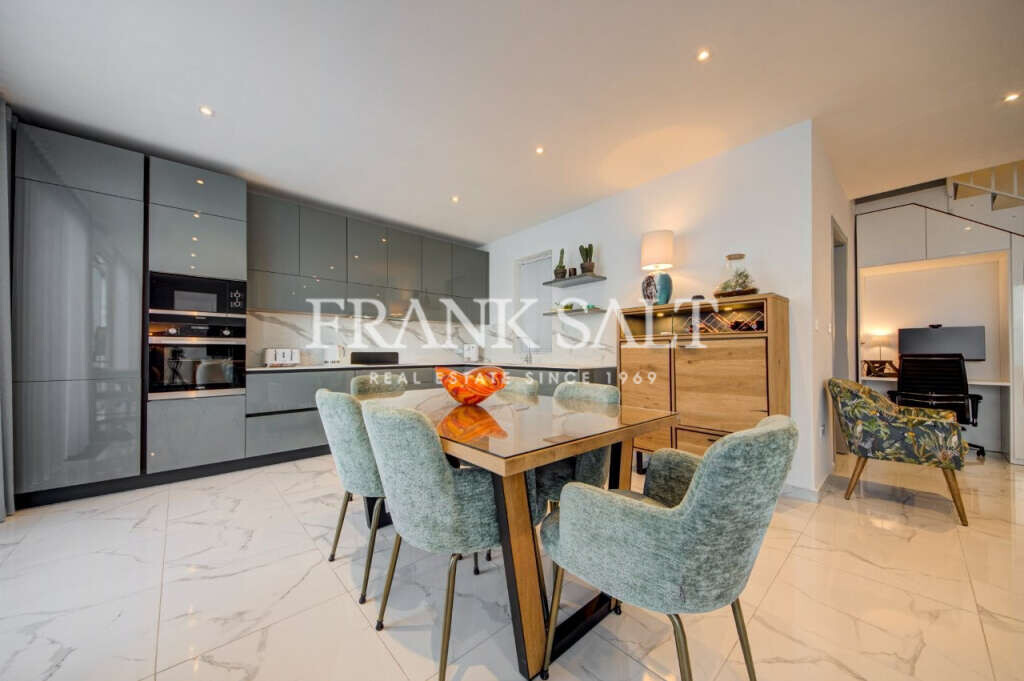 Mellieha, 2 Bedrooms Bedrooms, ,For Sale,FRSA-925852