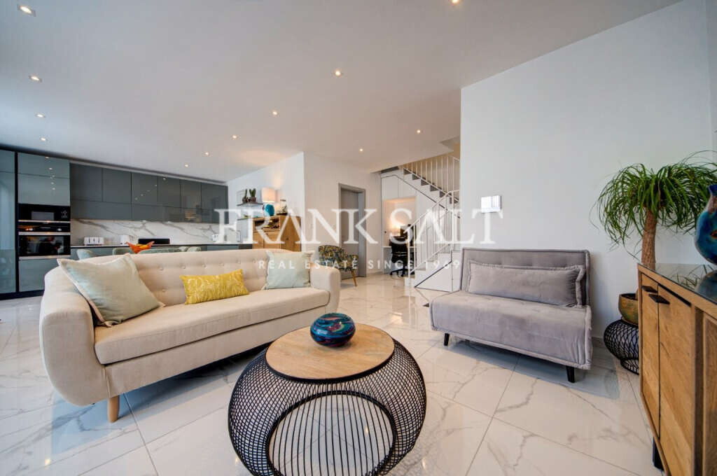 Mellieha, 2 Bedrooms Bedrooms, ,For Sale,FRSA-925852