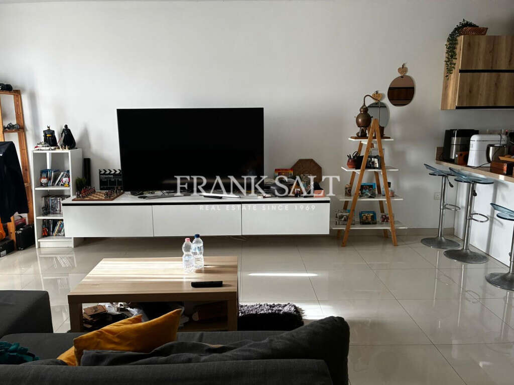 St Julians, 2 Bedrooms Bedrooms, ,1 BathroomBathrooms,For Sale,FRSA-926322