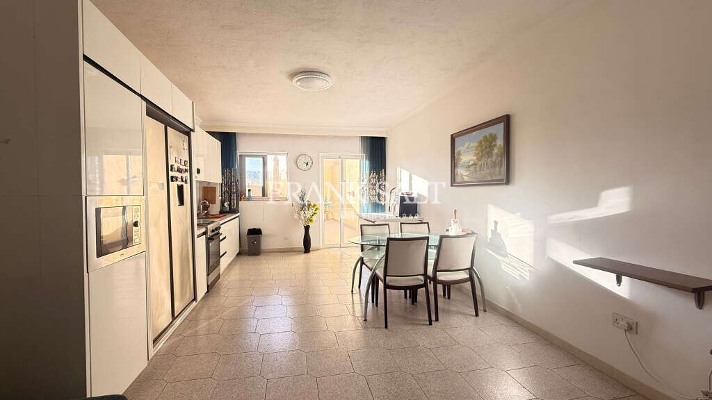 Msida, 5 Bedrooms Bedrooms, ,1 BathroomBathrooms,For Sale,FRSA-926197