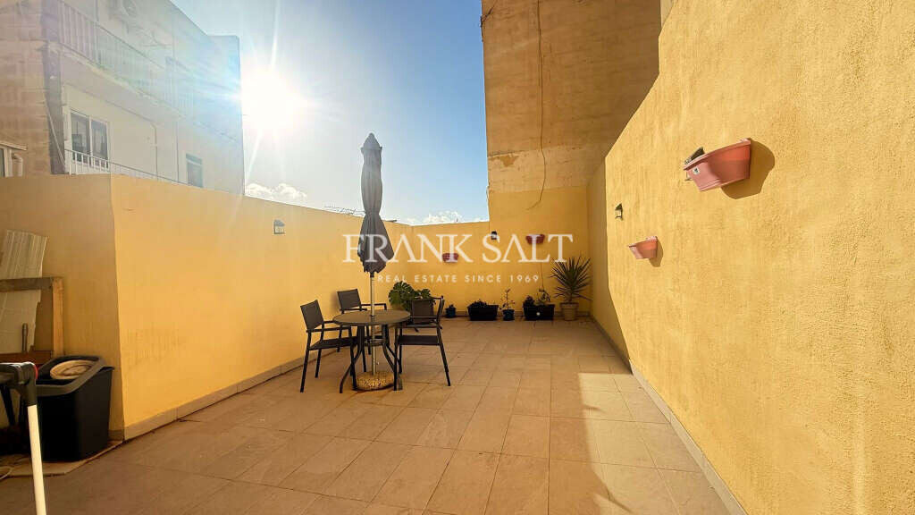 Msida, 5 Bedrooms Bedrooms, ,1 BathroomBathrooms,For Sale,FRSA-926197