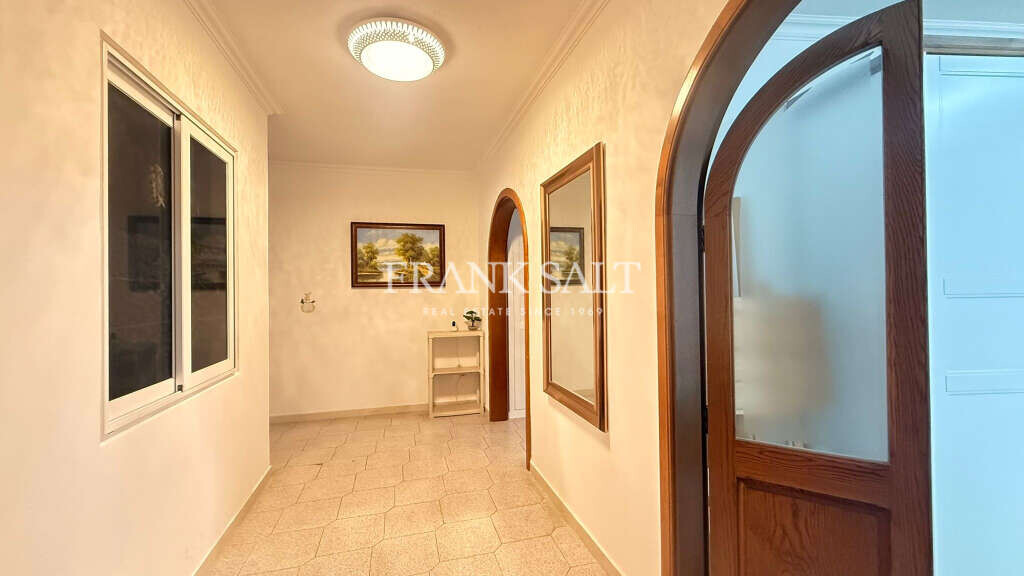 Msida, 5 Bedrooms Bedrooms, ,1 BathroomBathrooms,For Sale,FRSA-926197