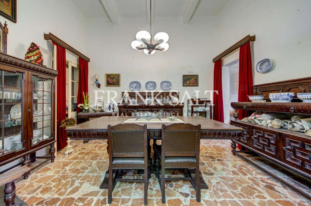 Sliema, 4 Bedrooms Bedrooms, ,3 BathroomsBathrooms,For Sale,FRSA-926199