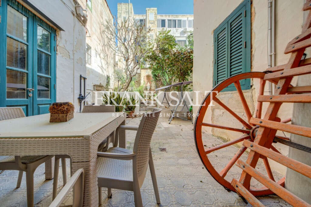 Sliema, 4 Bedrooms Bedrooms, ,3 BathroomsBathrooms,For Sale,FRSA-926199