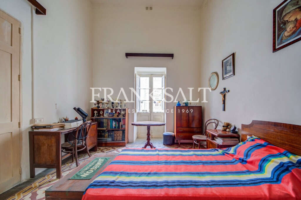 Sliema, 4 Bedrooms Bedrooms, ,3 BathroomsBathrooms,For Sale,FRSA-926199