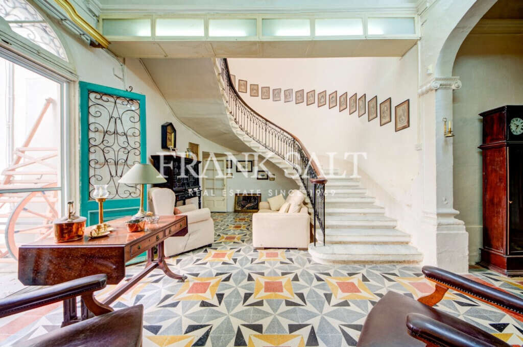 Sliema, 4 Bedrooms Bedrooms, ,3 BathroomsBathrooms,For Sale,FRSA-926199