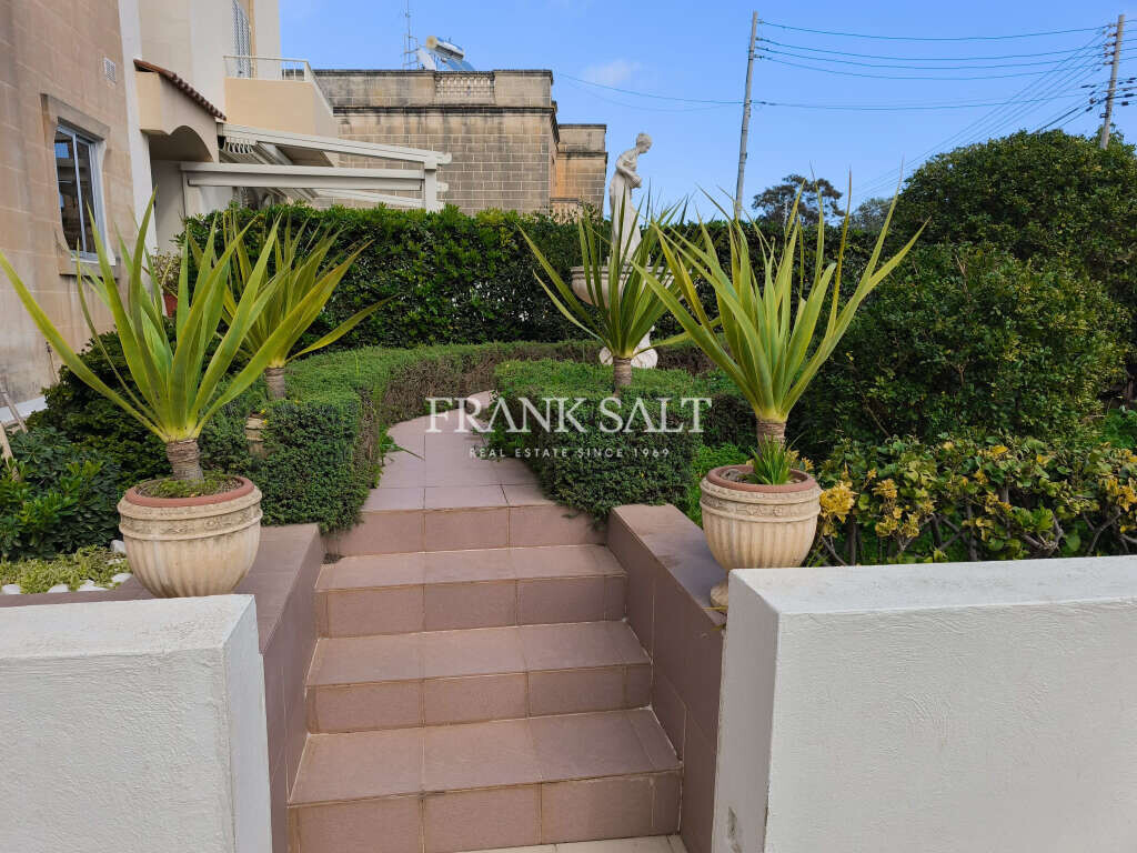 Attard, 4 Bedrooms Bedrooms, ,1 BathroomBathrooms,For Sale,FRSA-926082