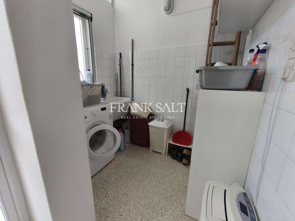 Attard, 4 Bedrooms Bedrooms, ,1 BathroomBathrooms,For Sale,FRSA-926082