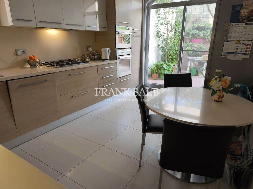 Attard, 4 Bedrooms Bedrooms, ,1 BathroomBathrooms,For Sale,FRSA-926082