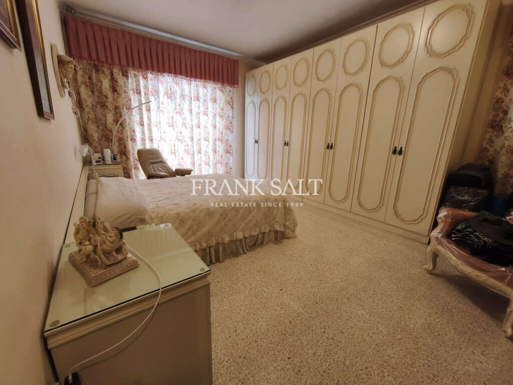 Attard, 4 Bedrooms Bedrooms, ,1 BathroomBathrooms,For Sale,FRSA-926082
