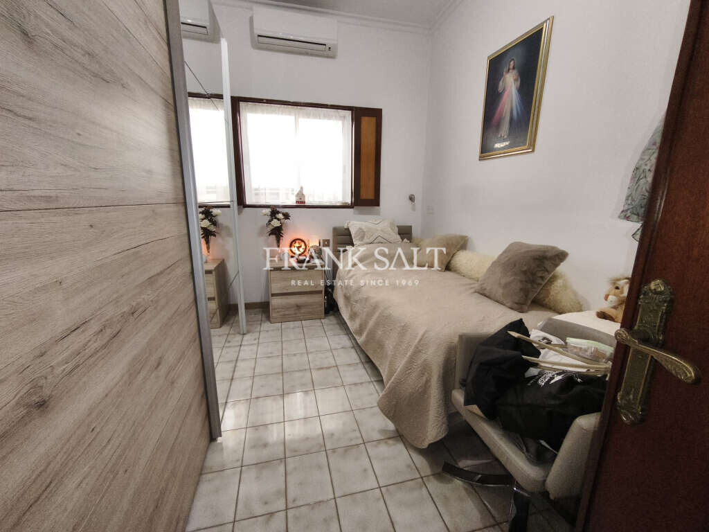 Attard, 4 Bedrooms Bedrooms, ,1 BathroomBathrooms,For Sale,FRSA-926082