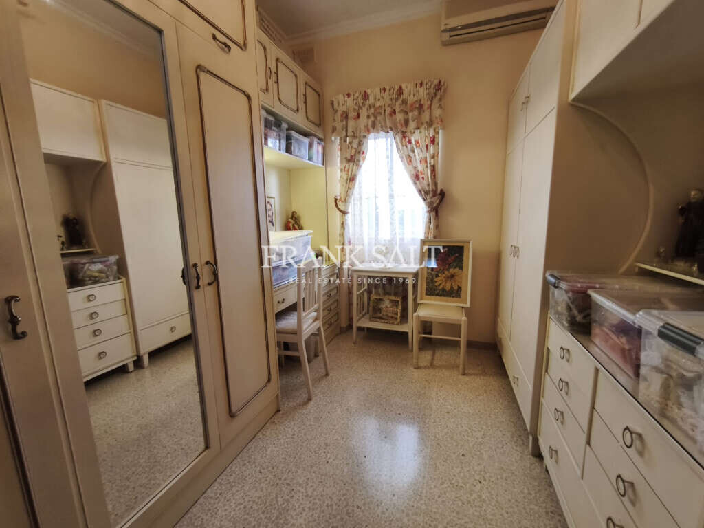 Attard, 4 Bedrooms Bedrooms, ,1 BathroomBathrooms,For Sale,FRSA-926082
