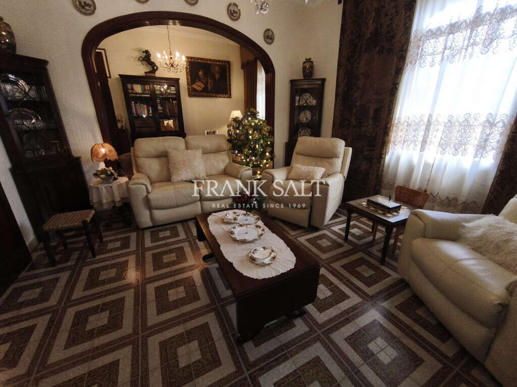Attard, 4 Bedrooms Bedrooms, ,1 BathroomBathrooms,For Sale,FRSA-926082