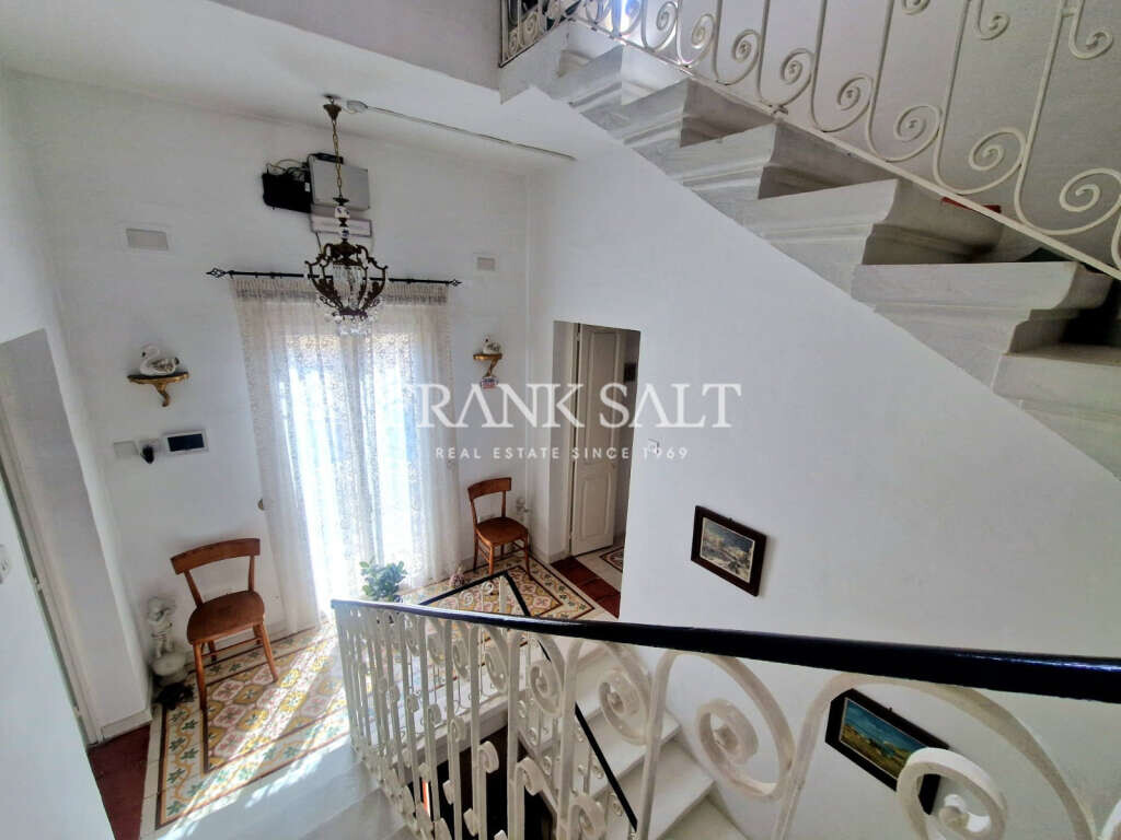 Tarxien, 3 Bedrooms Bedrooms, ,1 BathroomBathrooms,For Sale,FRSA-925961
