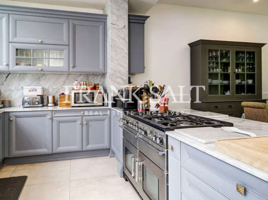 Sliema, 4 Bedrooms Bedrooms, ,3 BathroomsBathrooms,For Sale,FRSA-924581