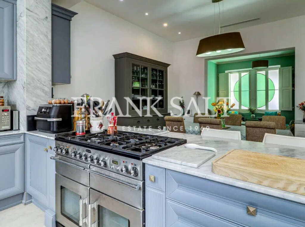 Sliema, 4 Bedrooms Bedrooms, ,3 BathroomsBathrooms,For Sale,FRSA-924581
