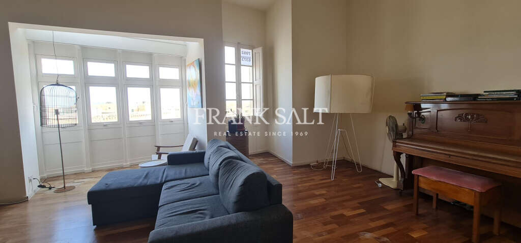 Valletta, 2 Bedrooms Bedrooms, ,1 BathroomBathrooms,For Sale,FRSA-926071