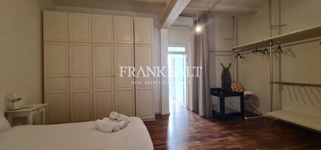 Valletta, 2 Bedrooms Bedrooms, ,1 BathroomBathrooms,For Sale,FRSA-926071