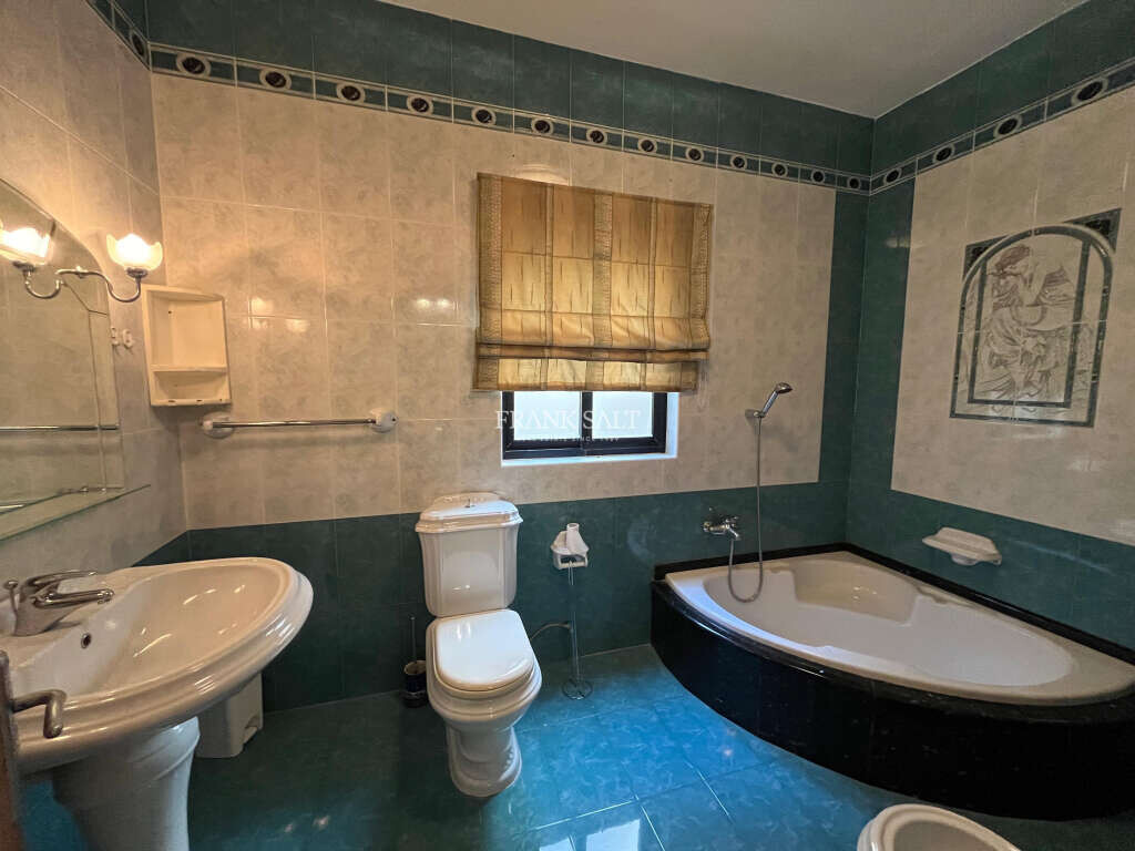 Mellieha, 3 Bedrooms Bedrooms, ,2 BathroomsBathrooms,For Sale,FRSA-925840