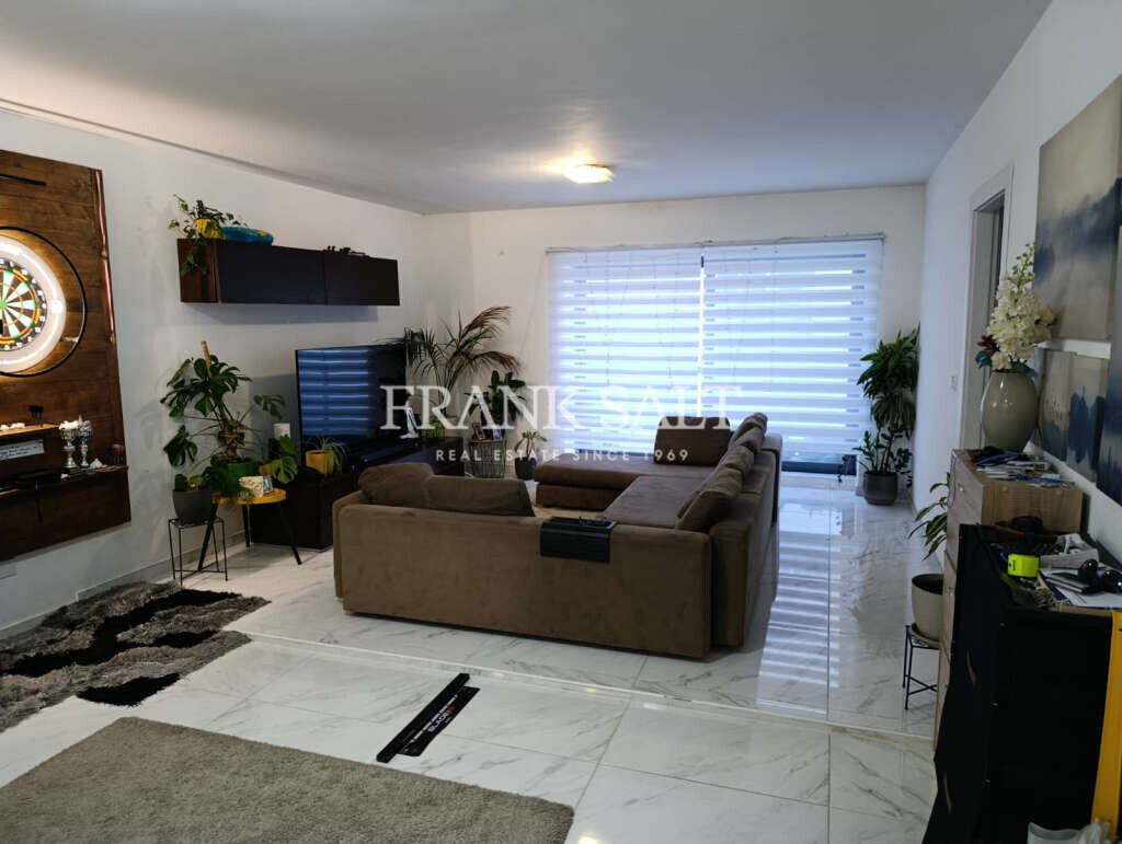 San Gwann, 3 Bedrooms Bedrooms, ,1 BathroomBathrooms,For Sale,FRSA-925587