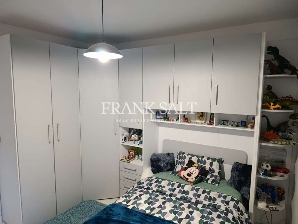 San Gwann, 3 Bedrooms Bedrooms, ,1 BathroomBathrooms,For Sale,FRSA-925587