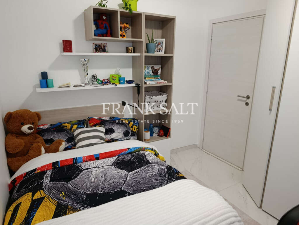San Gwann, 3 Bedrooms Bedrooms, ,1 BathroomBathrooms,For Sale,FRSA-925587