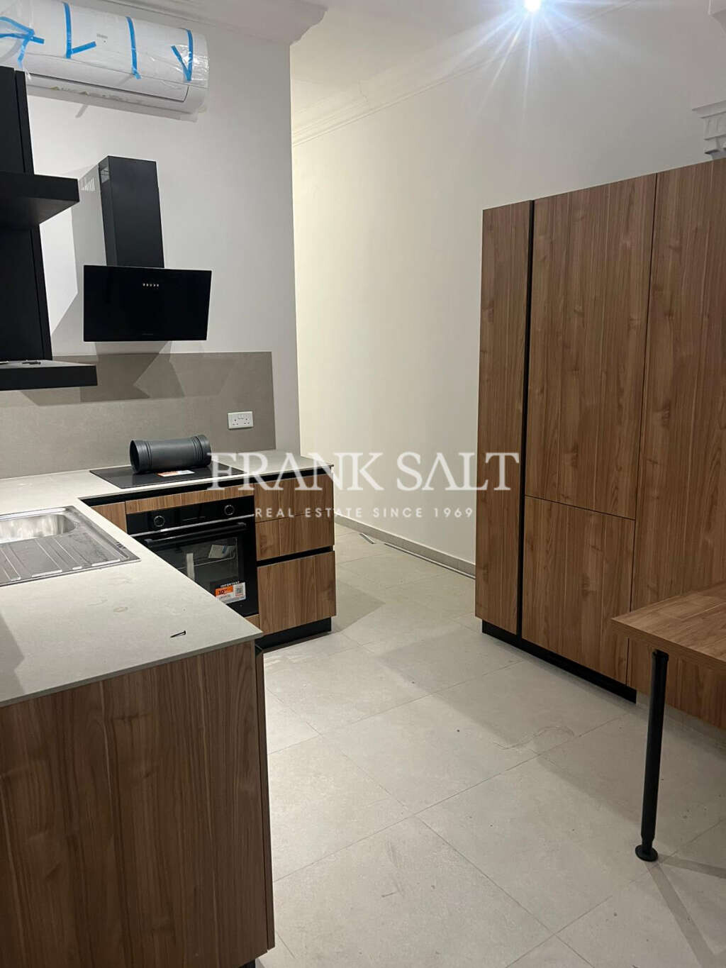 Sliema, 2 Bedrooms Bedrooms, ,1 BathroomBathrooms,For Sale,FRSA-926081