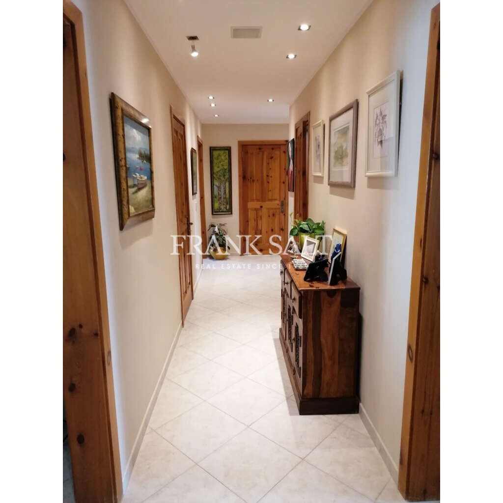 St Julians, 3 Bedrooms Bedrooms, ,1 BathroomBathrooms,For Sale,FRSA-926072